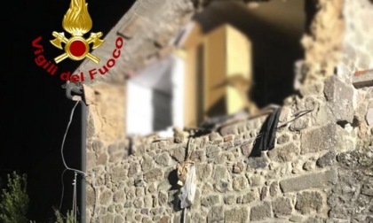 Palazzina esplode per una fuga di gas, donna in gravi condizioni