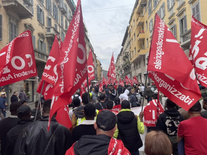 Lavoro nero, la denuncia di Si Cobas: “Ancora un operaio aggredito sotto casa. Spirale di violenza indisturbata”