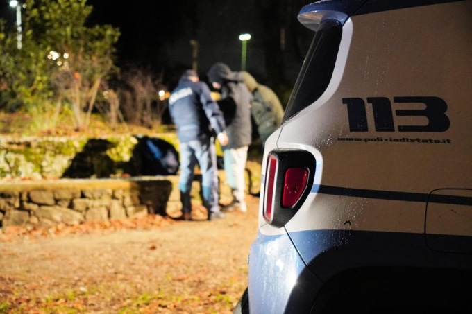 Minorenne fermato con nove dosi di cocaina nei calzini al Parco delle Cascine