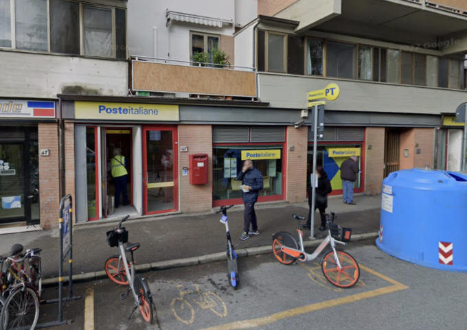 Rapina in ufficio postale a Firenze: ruba oltre mille euro armato di trincetto
