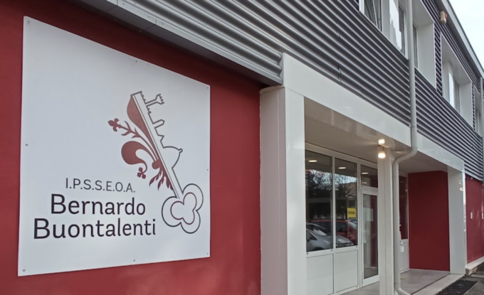 Firenze, atti vandalici all’Istituto Buontalenti: identificato un 15enne