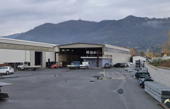 Incidente sul lavoro a Carrara, operaio colpito al volto da un gancio: codice rosso