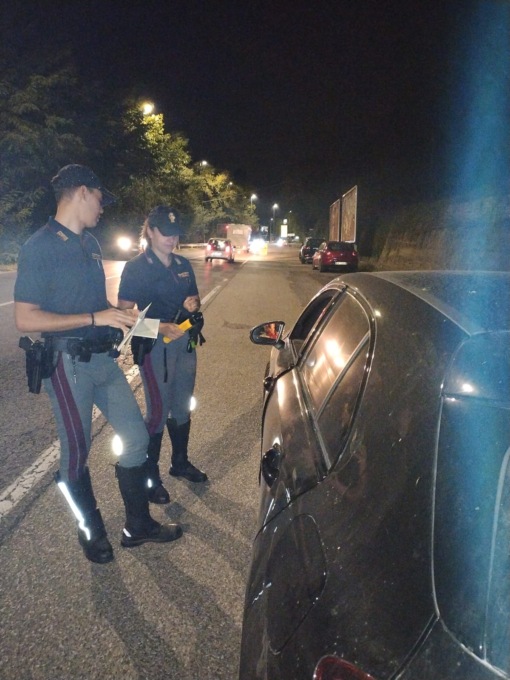 Siena, trovato a bordo di una Mitsubishi con più di un etto di cocaina nascosta negli slip