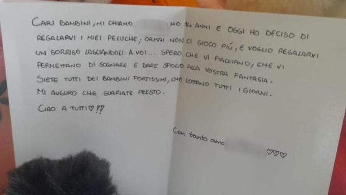 Grosseto, 14enne dal cuore d’oro: donati i suoi pupazzi alla Pediatria