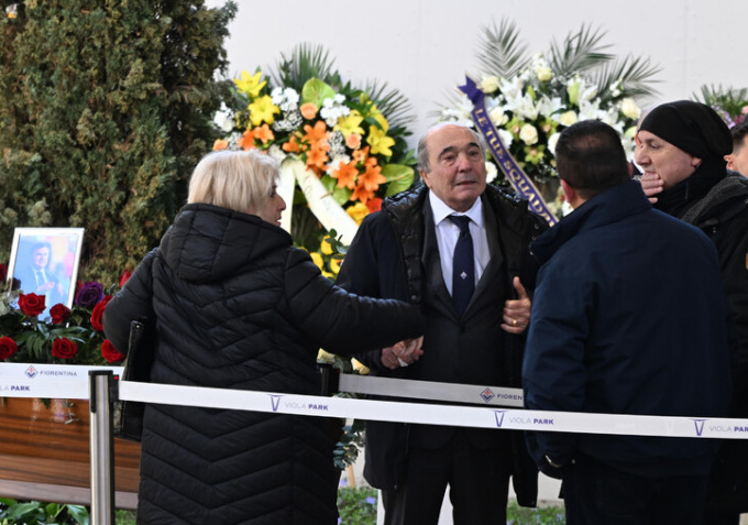 “Joe resterà vivo nei nostri cuori”, le parole di Commisso alla camera ardente di Barone