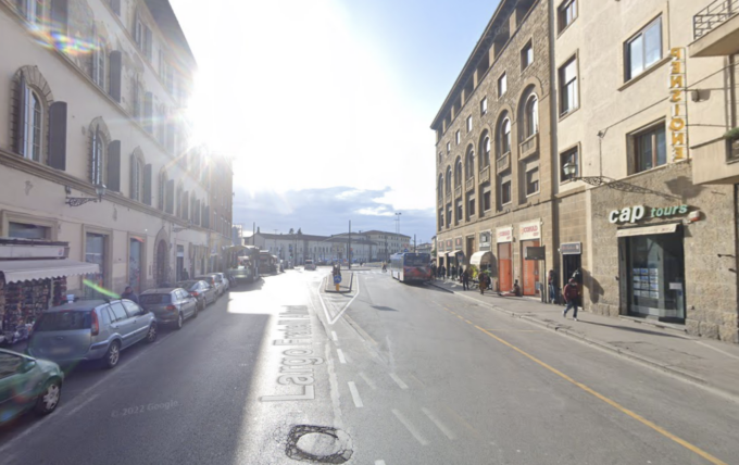 Omicidio a Firenze, 19enne ucciso a coltellate. Fermato un sospettato: chi era la vittima