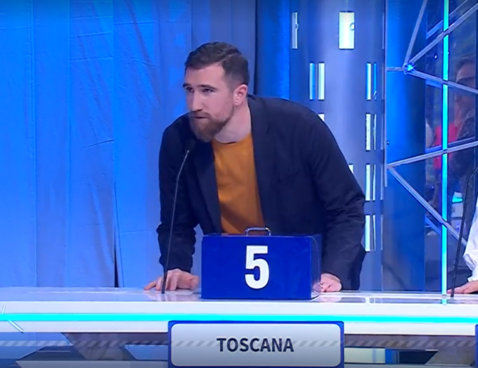 Chi è il “pacchista” che rappresenta la Toscana in questo momento ad Affari tuoi