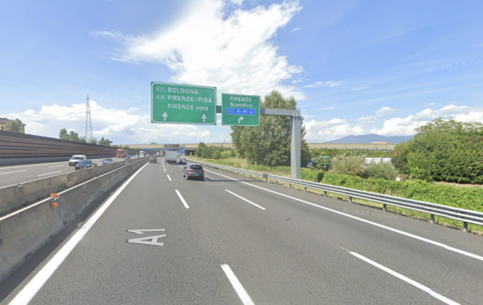 Tamponamento tra due camion sull’A1 a Firenze: un conducente ferito, traffico nel caos