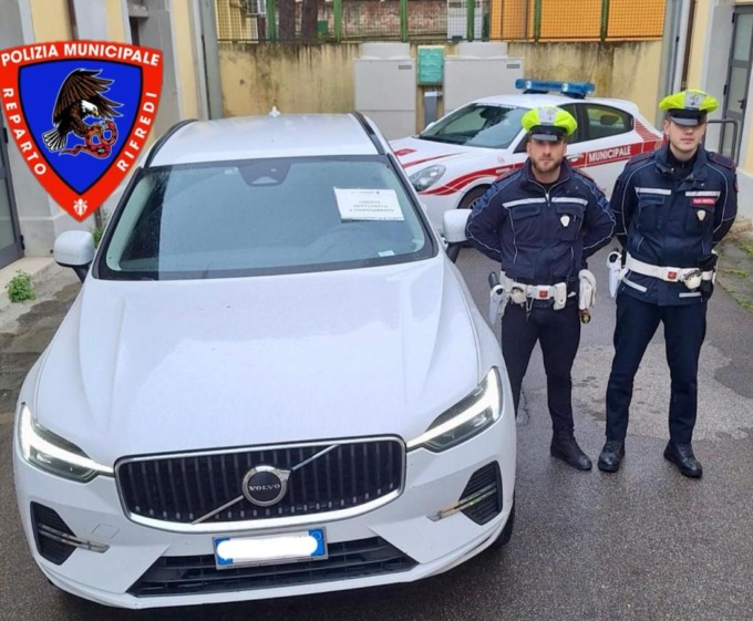 “Colleziona” 175 multe in 10 anni senza mai pagarle: confiscato Suv ad un 60enne di Firenze
