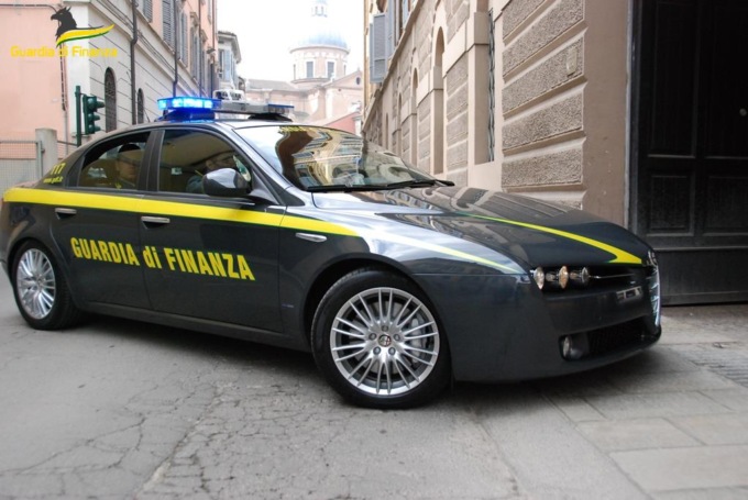 Prato, ditte “apri e chiudi”: 2 arresti e 28 persone indagate per evasione fiscale