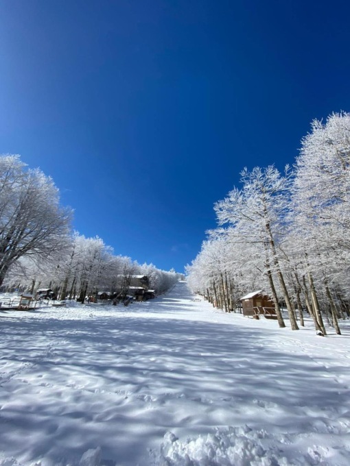 Aprile pazzo: sull’Abetone ci sono 30 centimetri di neve. Fiocchi anche in Val di Luce e Garfagnana