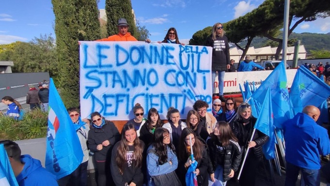 Sciopero del marmo, in centinaia a manifestazione a Carrara