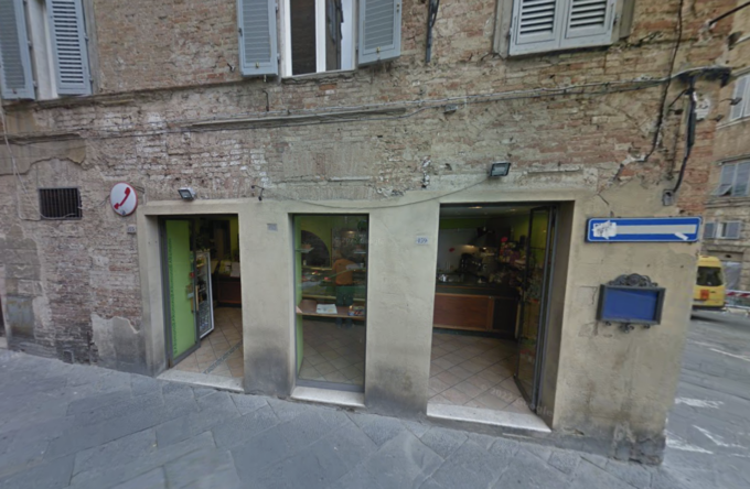 Pellegrino in cammino sulla via Francigena si ferma ad un bar di Siena e vince 52mila euro al SuperEnalotto