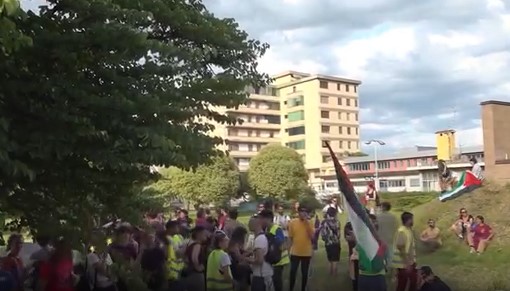 Ex Gkn, operai accampati davanti alla Regione da sabato