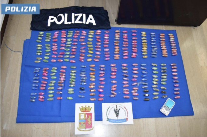Oltre 3kg di hashish in casa: arrestato 24enne residente a Prato