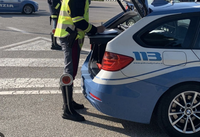 Paura al centro commerciale, denunciata gang di 30 minori