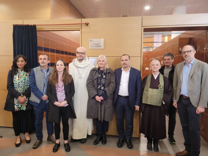 Università di Firenze, inaugurata la Stanza del silenzio: luogo di meditazione e preghiera