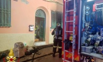 Pisa, paura nella notte per un incendio all'affittacamere: nessun ferito