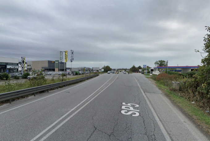 Scontro frontale con un’auto a Massarosa, morto motociclista di 69 anni