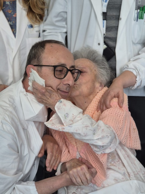 Prato, operata al femore a 103 anni torna a camminare dopo appena 6 giorni