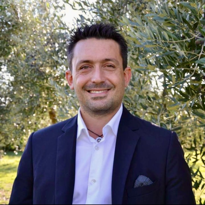 Investito dall’avversario politico a Terricciola. Matteo Arcenni: “Sono sotto shock”