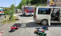 Arcidosso, minivan contro il muro di una casa: otto feriti, tre sono gravi