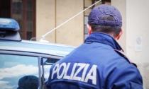 Tombino contro la vetrata del ristorante, arrestato 28enne