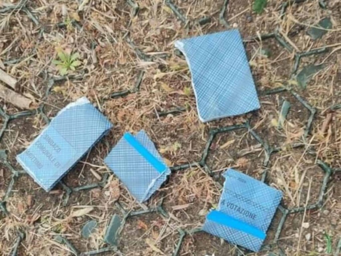 Rosignano Marittimo: trovate schede elettorali strappate in un parcheggio