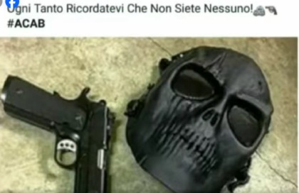 Uno dei post su Facebook del 15enne arrestato