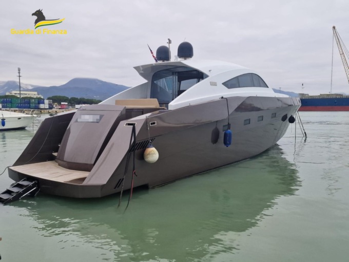 Marina di Carrara, compravendita irregolare di yacht: maxi multa da 231mila euro