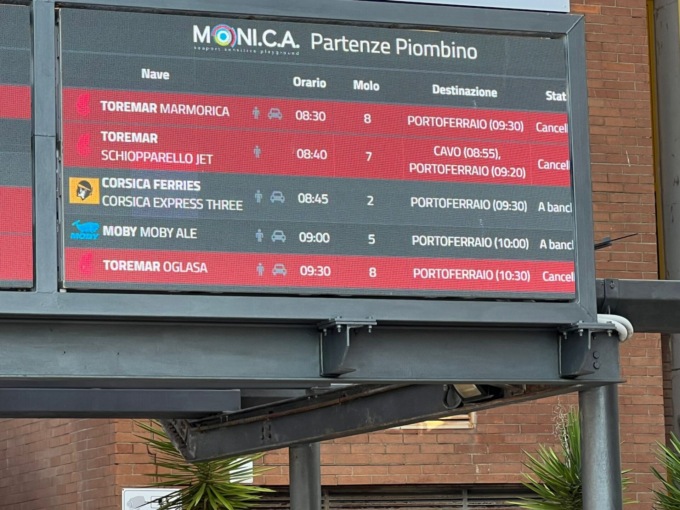 Piombino, sciopero dei traghetti Toremar. Ma non è una domenica mattina da incubo