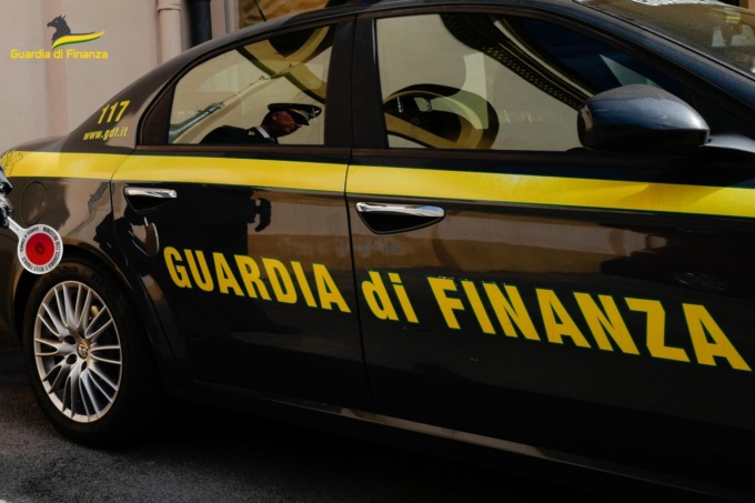 Corsi formativi fantasma ai dipendenti: sequestrati 350mila euro alla Robur Siena