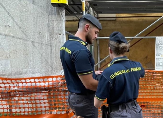 Truffa “bonus facciate”, lavori mai fatti in condomini di Livorno: nei guai tre imprenditori