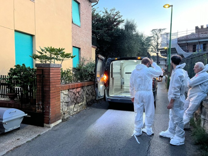 Siena, uccisa con un colpo di fucile: il compagno resta in carcere