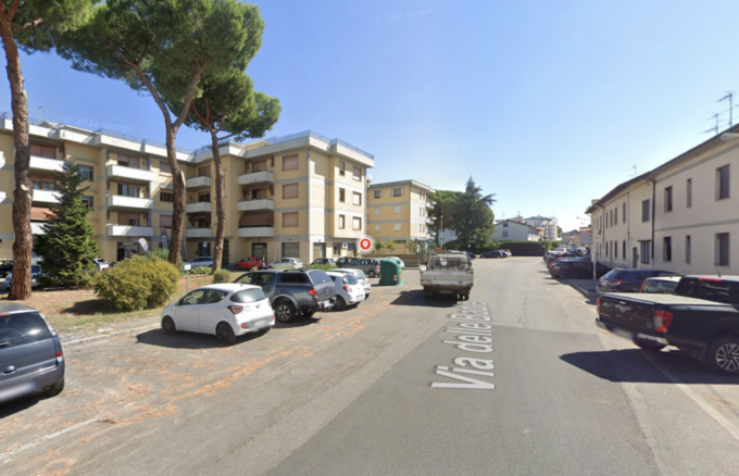 Prato, 19enne trovato morto in strada: le prime indagini non escludono alcuna pista