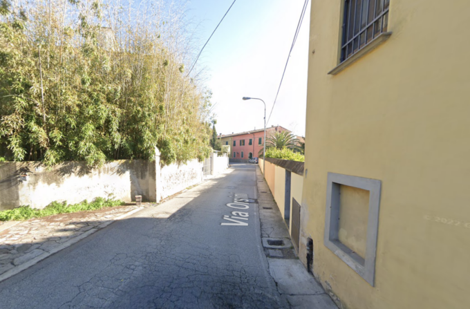 Tragedia a Vicopisano, ciclista 38enne muore nello scontro con un bus