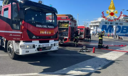 Fiamme nel traghetto attraccato al Porto di Piombino: 300 persone evacuate