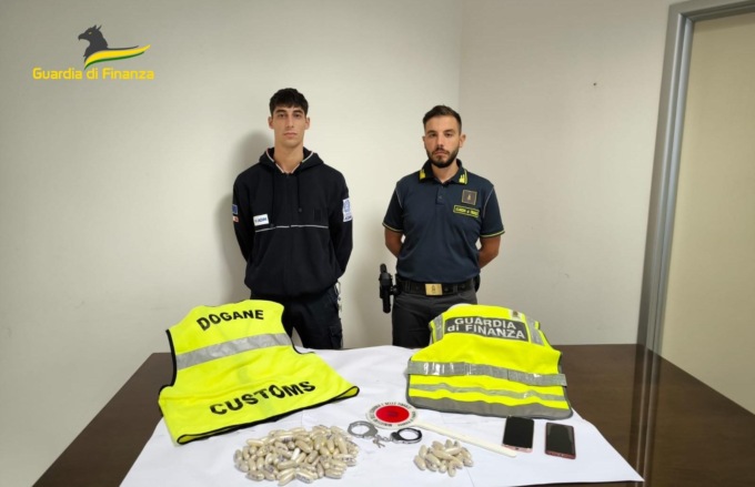 All’aeroporto di Pisa con oltre un chilo di eroina nel corpo: 34enne scoperta grazie ad una radiografia
