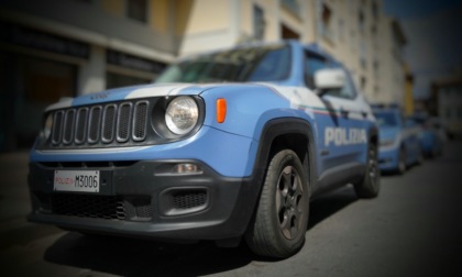 Firenze, 15enne estrae una pistola e minaccia un vigilantes nel supermercato a Novoli: l'arma era un giocattolo