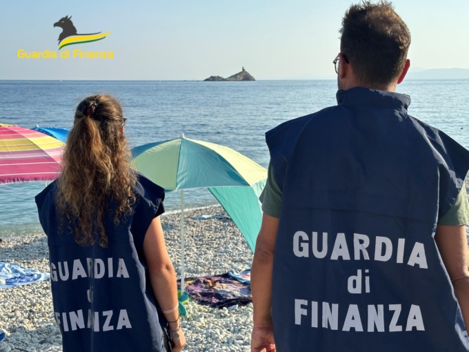 Livorno, stabilimento balneare evade canoni di concessione e tributi locali: sanzionato