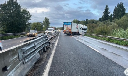 Code e disagi in FiPiLi: tir intraversato, code fino a 4 chilometri in direzione Livorno