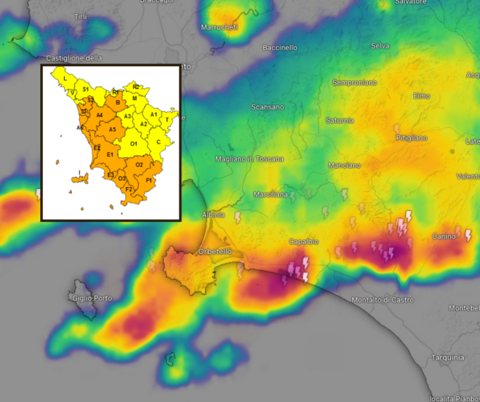 Maltempo in Toscana, allerta arancione venerdì 25 ottobre: temporali a Grosseto, la situazione fiumi