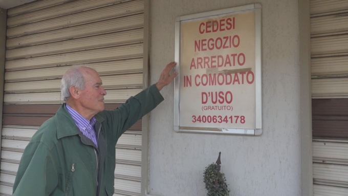 Arezzo, il paese resta senza supermercato, il proprietario lo cede gratis