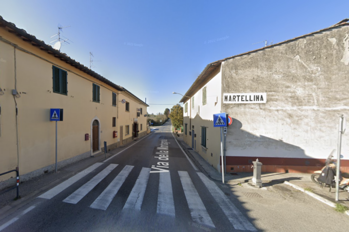 Greve in Chianti, travolto da un’auto mentre attraversa la strada: muore 59enne