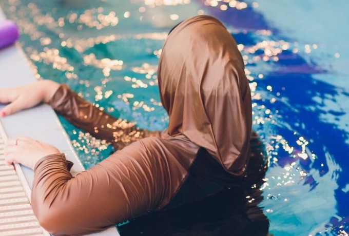 Figline Valdarno, corso di nuoto in piscina solo per donne musulmane