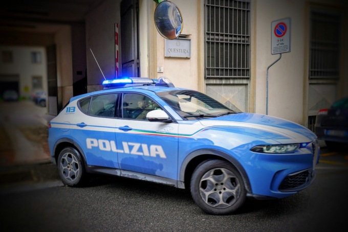 Firenze, due rapine in poche ore: entrambe le vittime finiscono in ospedale