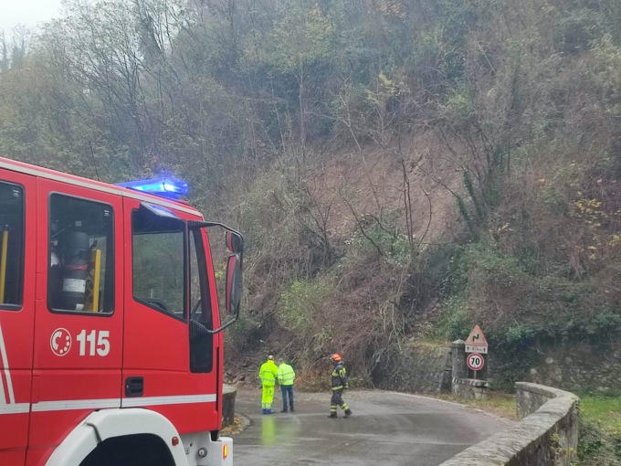 San Marcello Piteglio, una frana blocca la viabilità. Tanti i disagi