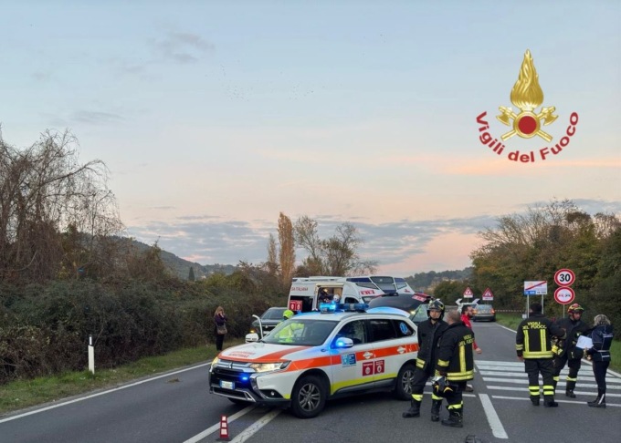 Scende dall’auto per dare soccorso, travolto da un’altra auto. Muore anziano sordomuto
