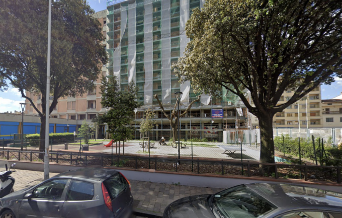 Doppio blitz in San Jacopino a Firenze: sgomberato locale di un condominio e cinque allontanati dal giardino