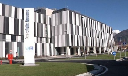 Ospedale di Massa, tumore asportato senza anestesia a un paziente di 84anni